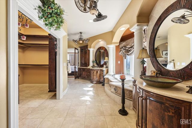 10649 Rio Mesa Drive, Bakersfield, CA 93308