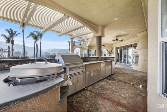 10649 Rio Mesa Drive, Bakersfield, CA 93308