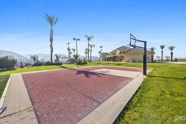 10649 Rio Mesa Drive, Bakersfield, CA 93308