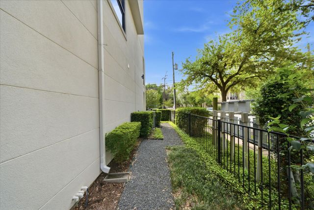 629 W 8th Street, Houston, TX 77007