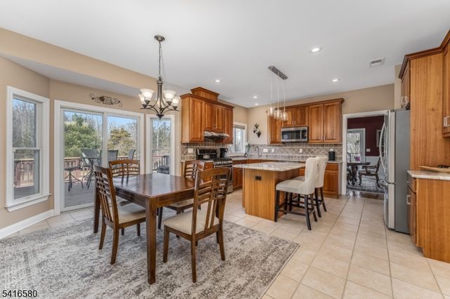 48 Mason Farm Rd, Raritan Twp., NJ 08551