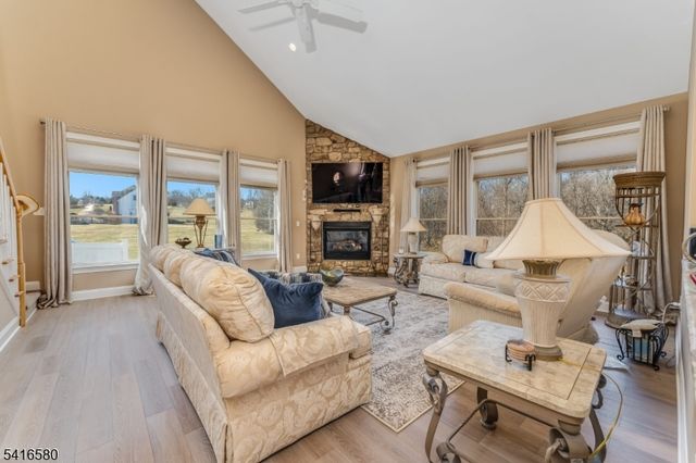 48 Mason Farm Rd, Raritan Twp., NJ 08551