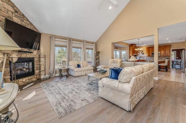 48 Mason Farm Rd, Raritan Twp., NJ 08551