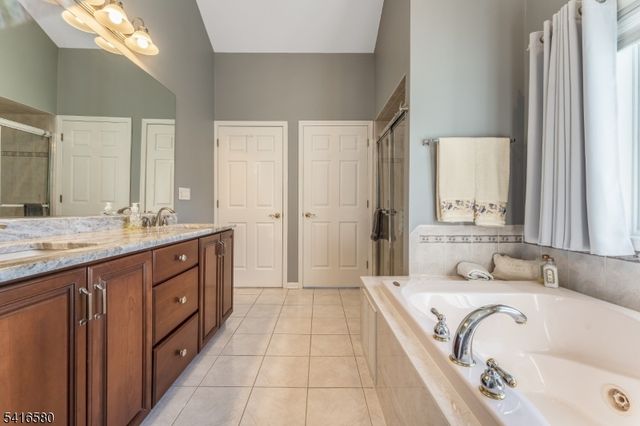 48 Mason Farm Rd, Raritan Twp., NJ 08551