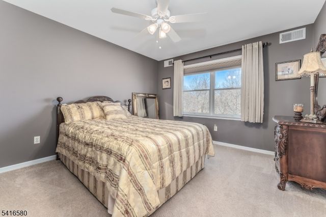 48 Mason Farm Rd, Raritan Twp., NJ 08551