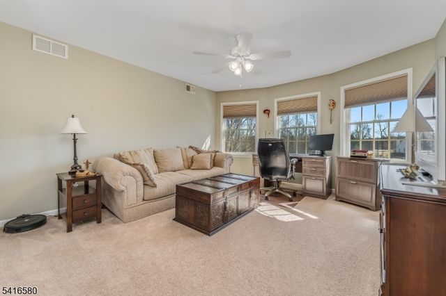 48 Mason Farm Rd, Raritan Twp., NJ 08551