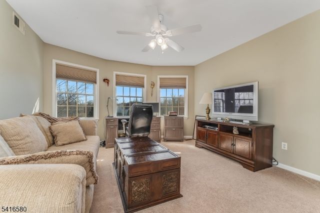 48 Mason Farm Rd, Raritan Twp., NJ 08551