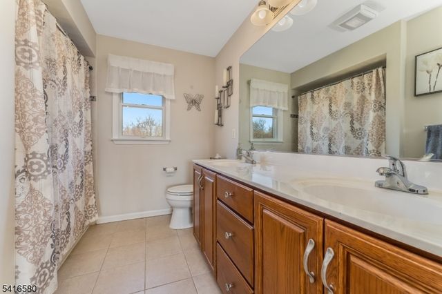 48 Mason Farm Rd, Raritan Twp., NJ 08551