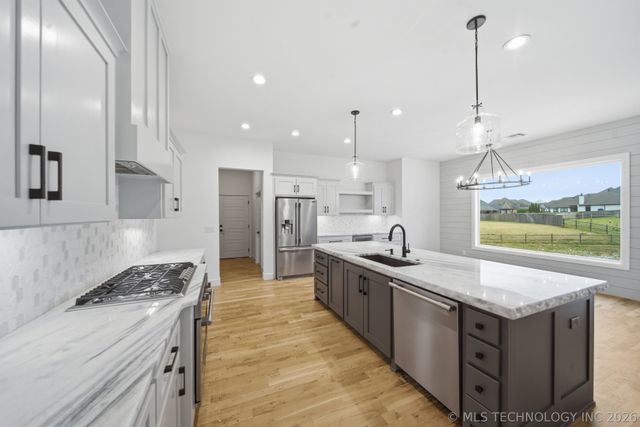 13644 S 28th Street, Bixby, OK 74008