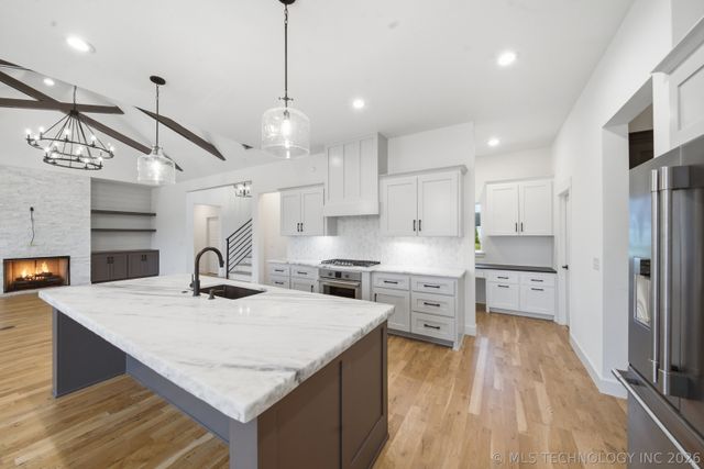 13644 S 28th Street, Bixby, OK 74008