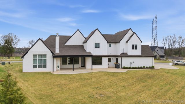 13644 S 28th Street, Bixby, OK 74008