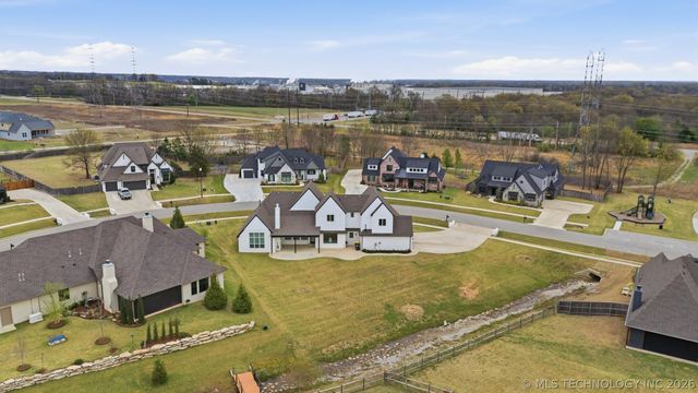 13644 S 28th Street, Bixby, OK 74008