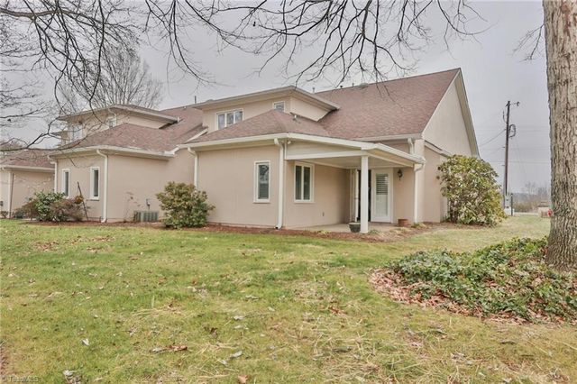 2425 Country Club Road, Yadkinville, NC 27055