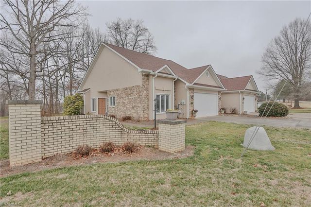 2425 Country Club Road, Yadkinville, NC 27055