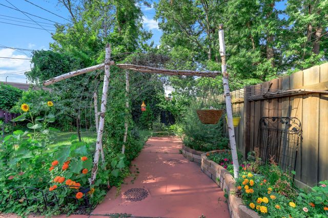 757 Tuscarora Avenue, Saint Paul, MN 55102
