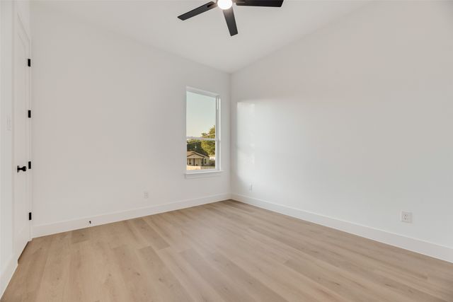 1651 E Overton Street, Dallas, TX 75216