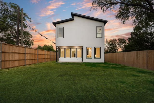 1651 E Overton Street, Dallas, TX 75216