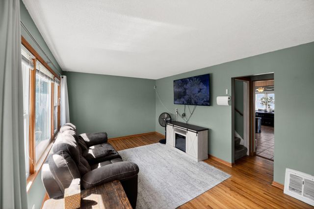 5904 28th Avenue S, Minneapolis, MN 55417