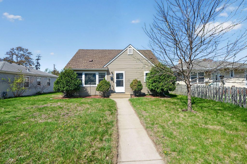 5904 28th Avenue S, Minneapolis, MN 55417