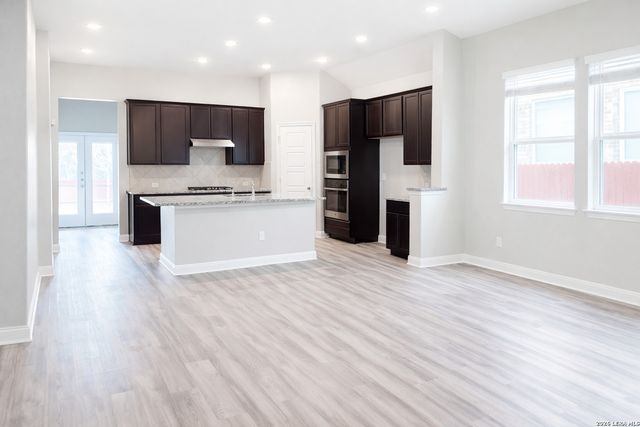 8022 Carver Heights, San Antonio, TX 78253