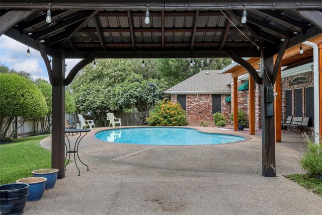 9003 Willow Bend Drive, Woodway, TX 76712