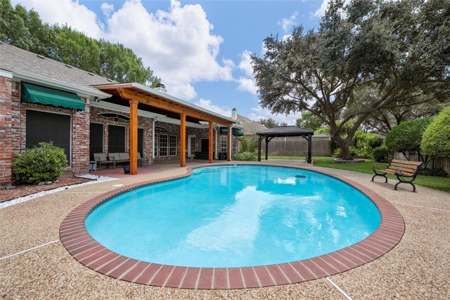 9003 Willow Bend Drive, Woodway, TX 76712
