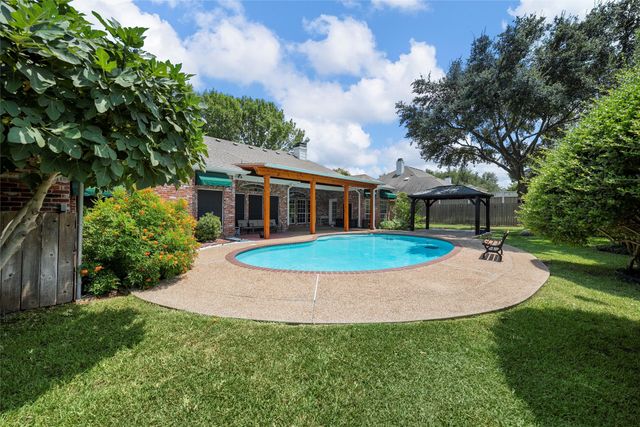 9003 Willow Bend Drive, Woodway, TX 76712