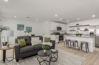 2208 E Alta Vista Road, Phoenix, AZ 85042