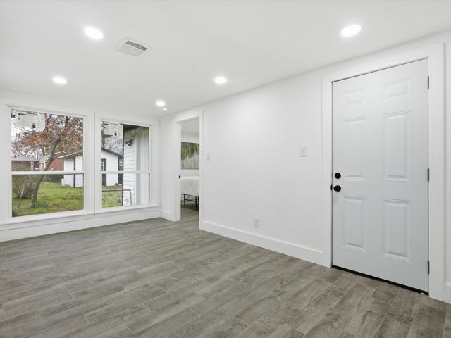 6624 Reeves Street, Richland Hills, TX 76118