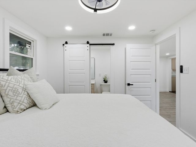 6624 Reeves Street, Richland Hills, TX 76118