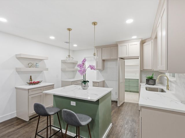 6624 Reeves Street, Richland Hills, TX 76118
