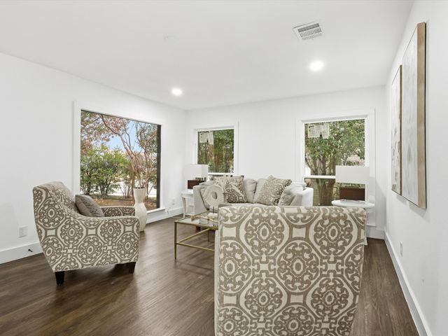 6624 Reeves Street, Richland Hills, TX 76118