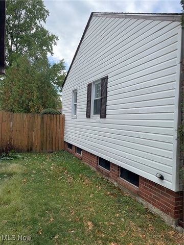 21050 N Vine Avenue, Euclid, OH 44119