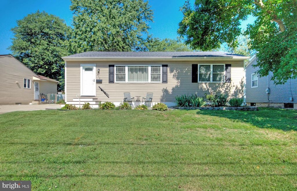 413 W 1ST AVE, Runnemede, NJ 08078
