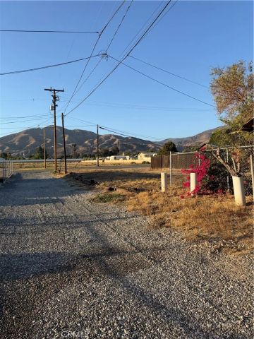 6914 Center, Highland, CA 92346
