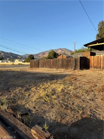 6914 Center, Highland, CA 92346