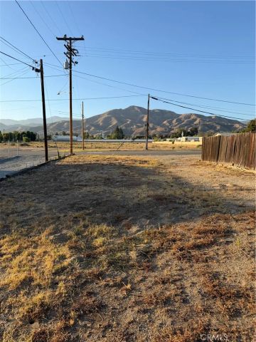 6914 Center, Highland, CA 92346