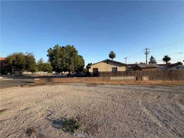 6914 Center, Highland, CA 92346