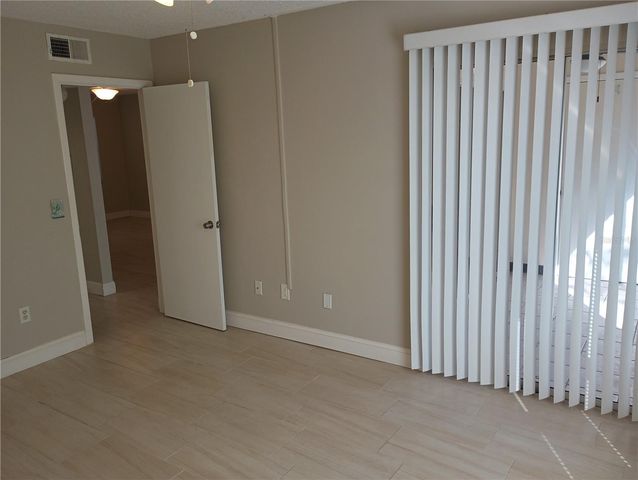 1250 S PINELLAS AVENUE 403, Tarpon Springs, FL 34689