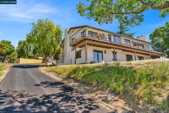 5505 Old School Rd, Danville, CA 94588