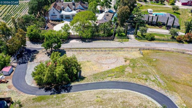 5505 Old School Rd, Danville, CA 94588