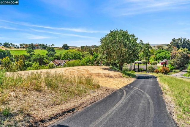 5505 Old School Rd, Danville, CA 94588