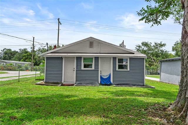 204 PINE AVENUE, Polk City, FL 33868