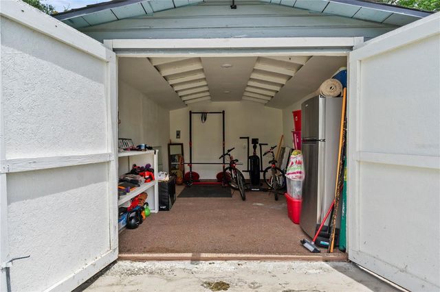 204 PINE AVENUE, Polk City, FL 33868