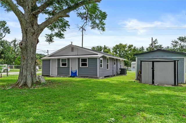 204 PINE AVENUE, Polk City, FL 33868