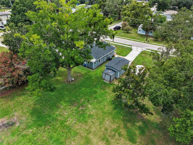 204 PINE AVENUE, Polk City, FL 33868