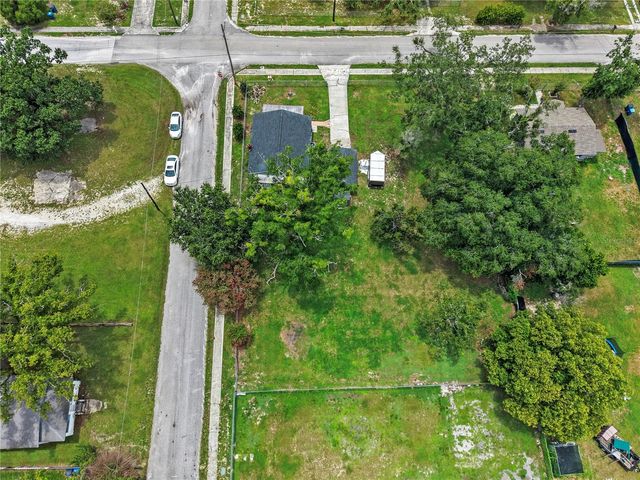 204 PINE AVENUE, Polk City, FL 33868