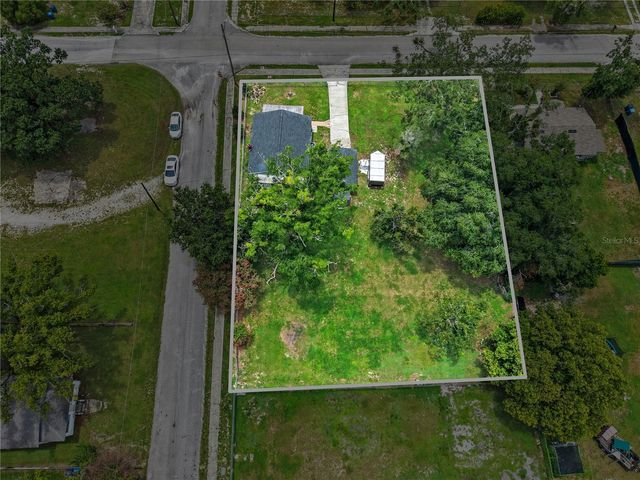 204 PINE AVENUE, Polk City, FL 33868