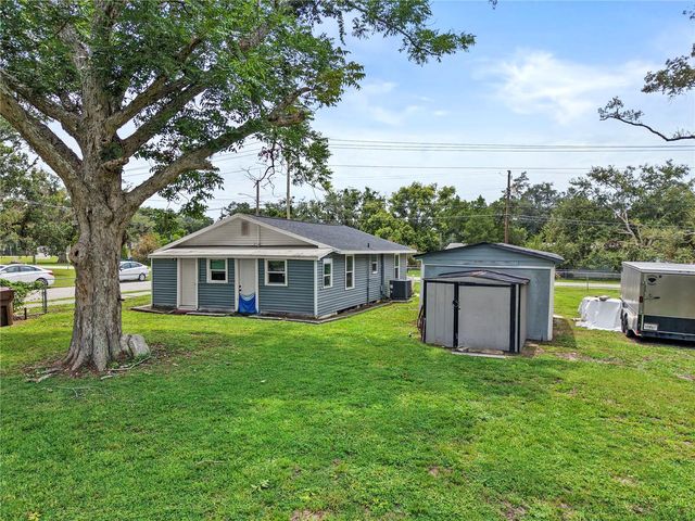 204 PINE AVENUE, Polk City, FL 33868