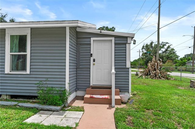 204 PINE AVENUE, Polk City, FL 33868